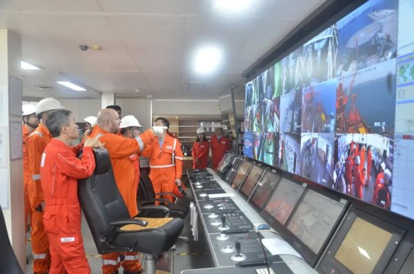 股票配资在线 海油工程：我国首艘深水起重铺管船首次取得中东海域施工“许可证”